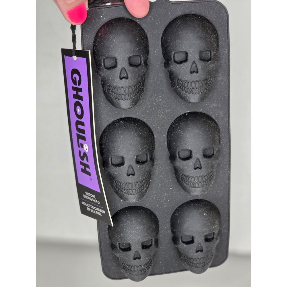 Ghoulish Black Silicone Skull Baking Candy Mold 6 Cavity Halloween Tray NWT